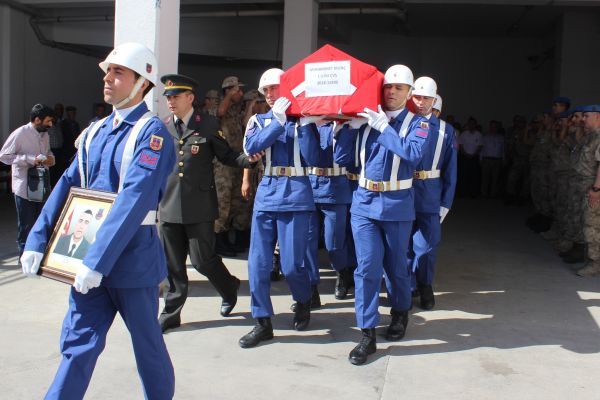 Kazada ölen uzman çavuş ile arkadaşının cenazeleri memleketlerine uğurlandı