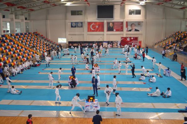 Kılıç ustaları Adıyaman’da mücadele etti