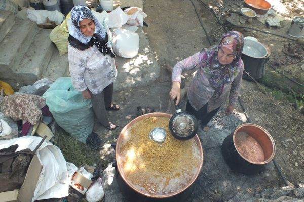 Kışlık Erzaklar Hazırlanıyor
