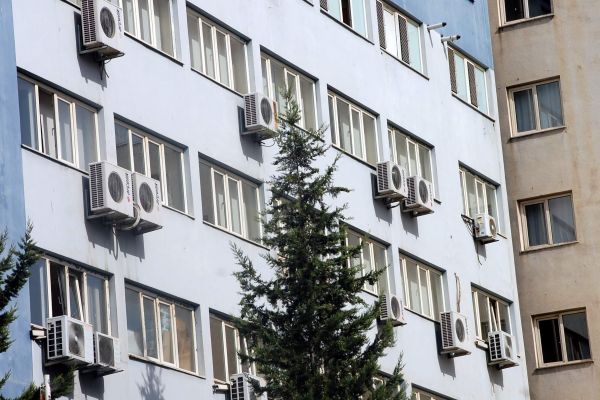 Klimalar Elektrik Kesintilerine Neden Oluyor