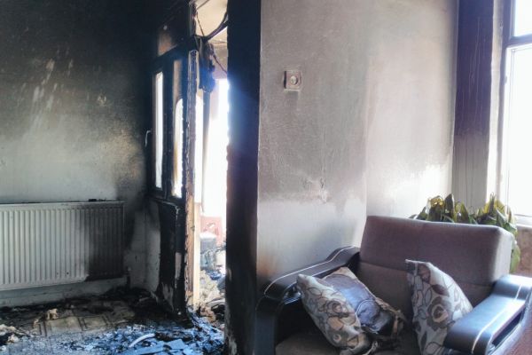 Kombi yangını evde maddi hasara neden oldu