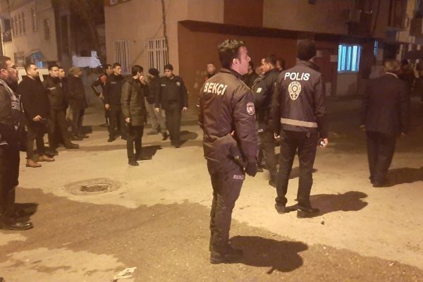 Komşular arasında yumruklu kavga