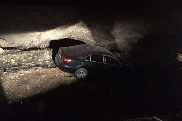 Kontrolden çıkan otomobil şarampole yuvarlandı