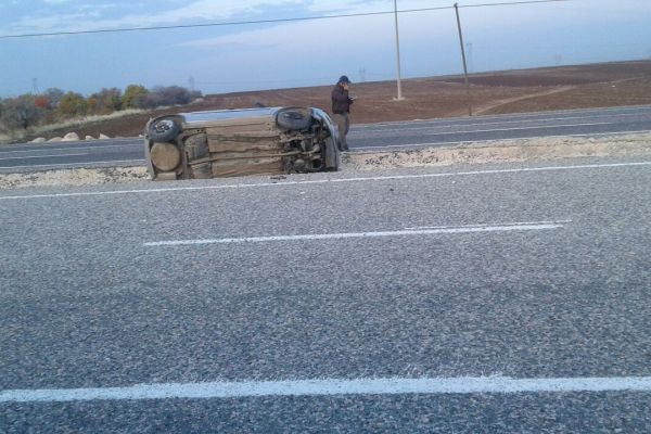 Kontrolden çıkan otomobil takla attı