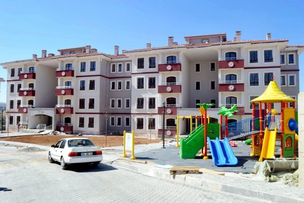 Konutlar sahiplerine teslim edilmeyi bekliyor