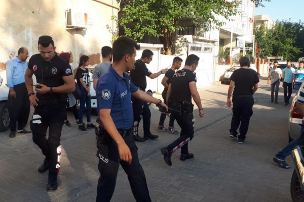 Kovaladıkları şahsın arkasından peş peşe ateş ettiler