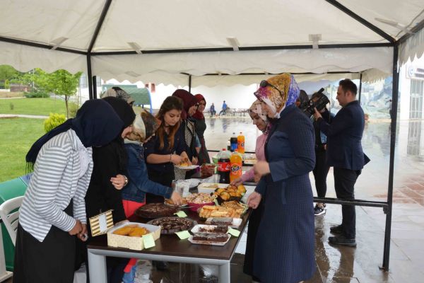 Köy okulları yararına kermes düzenlendi