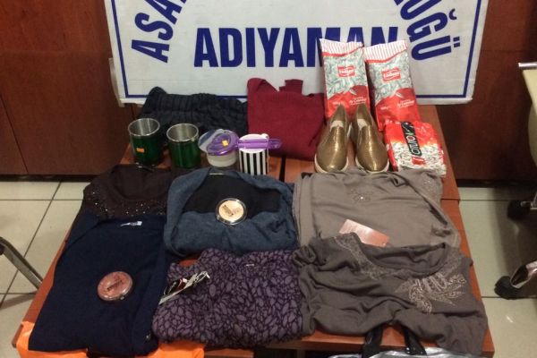 Mağazalardan kıyafet çalan kadın yakalandı