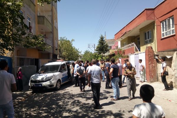 Mahalle sakinlerinin baz istasyonu tepkisi