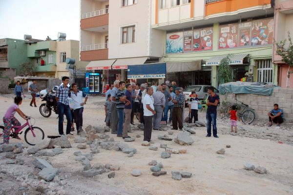Mahalleliden “Tozlu Yol” Eylemi
