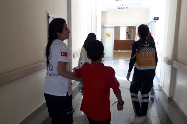 Merdivenlerden düşen öğrenci yaralandı