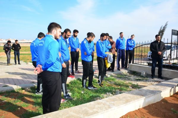 Merhum hentbolcular mezarları başında anıldı