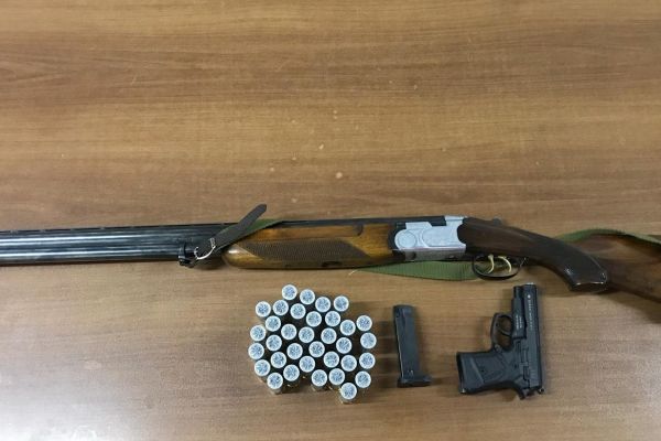 Mesire alanı yakınlarında silahları denerken jandarmaya yakalandılar