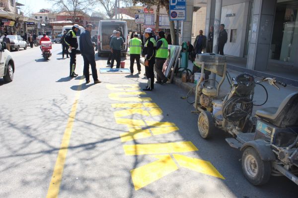 Minibüs durakları modern hale getiriliyor