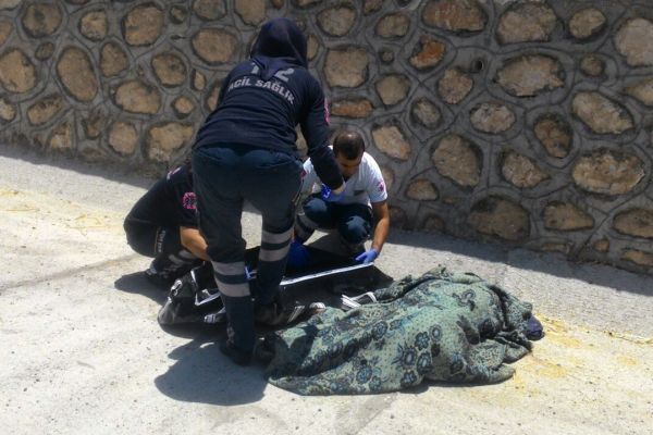 Minibüsün Çarptığı Yaya Hayatını Kaybetti