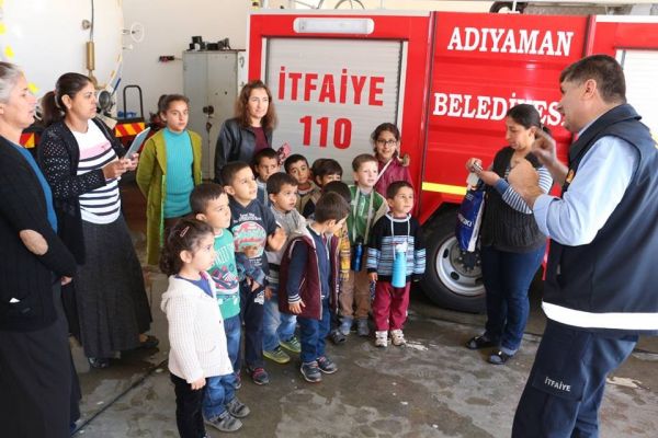 Minik Öğrenciler İtfaiye Müdürlüğünü Gezdi