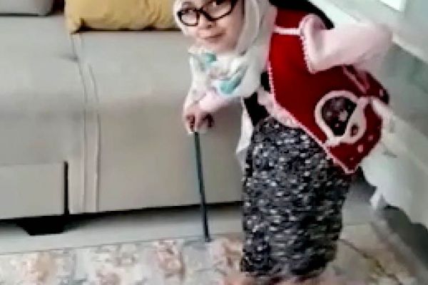 Miniklerin ‘evde kal’ mesajı gülümsetti