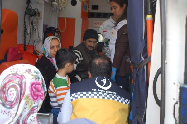 Motosiklet Devrildi: 2 Yaralı