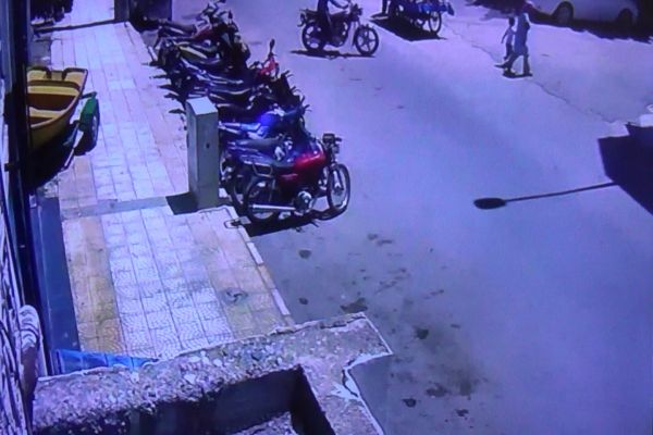 Motosiklet hırsızları güvenlik kameralarına takıldı