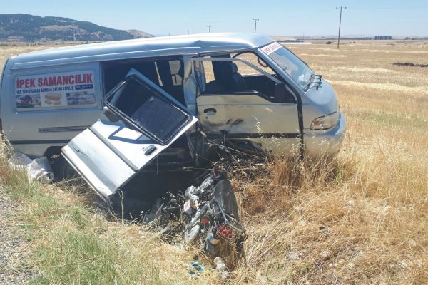 Motosiklet ile midibüs çarpıştı: 1 ölü, 1 yaralı