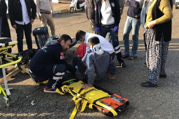 Motosiklet ile otomobil çarpıştı: 1 yaralı