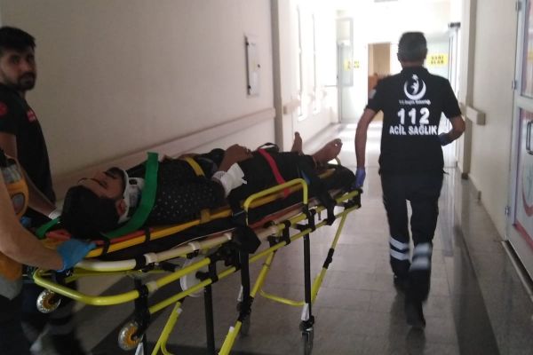 Motosiklet ile otomobil çarpıştı: 1 yaralı