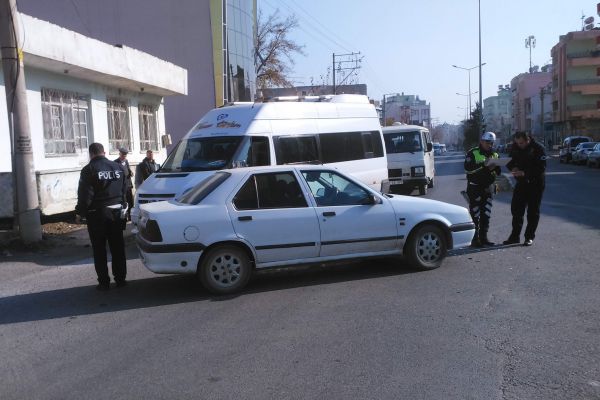 Motosiklet İle Otomobil Çarpıştı: 1 Yaralı