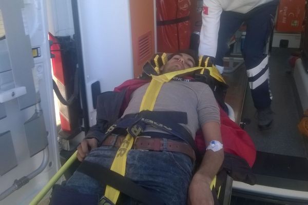 Motosiklet Şarampole Yuvarlandı: 1 Yaralı