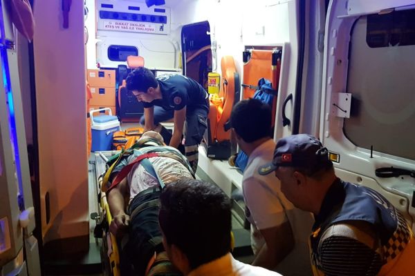 Motosiklet sürücüsü yaralandı