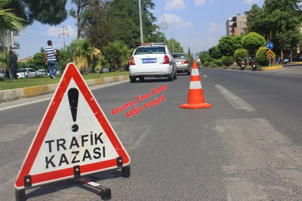 Motosiklet Yayaya Çarptı: 1 Yaralı