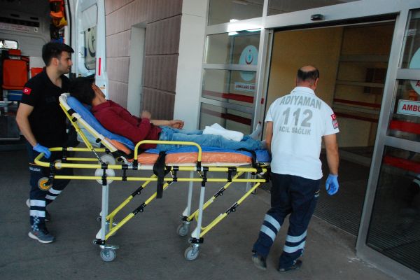 Motosikletin çarptığı yaya yaralandı