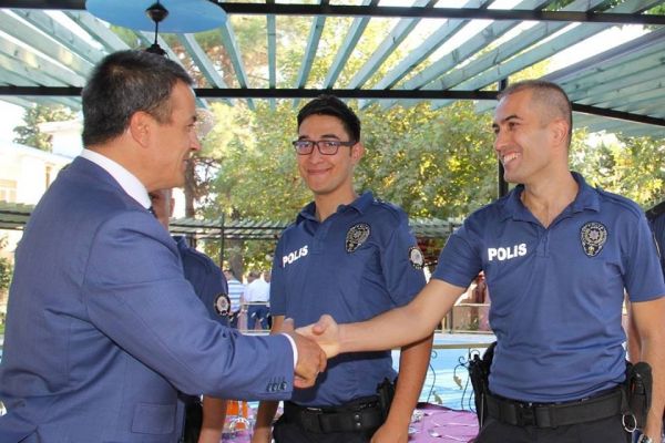 Müdür Alper emniyet çalışanlarıyla bayramlaştı