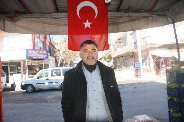 Muhtar olursa bütün maaşını mahalleye bağışlayacak