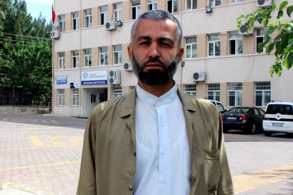 Muhtarın “öğrencim kovuldu” iddiası