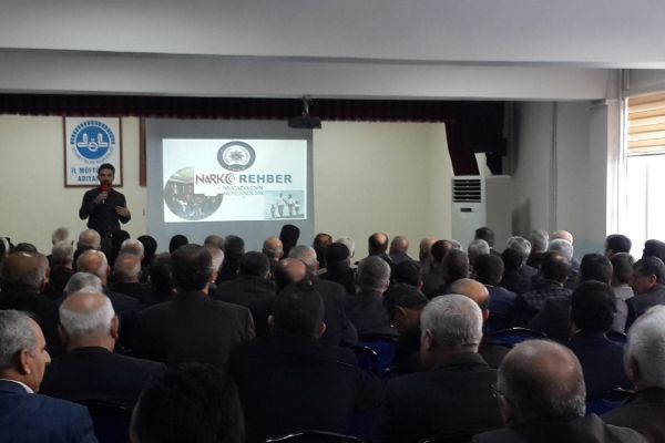 Narko Rehber Projesi kapsamında bilgilendirmeler yapılıyor