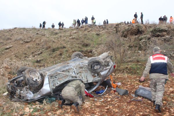 Nişan törenine giden aile kaza yaptı: 2 ölü, 5 yaralı