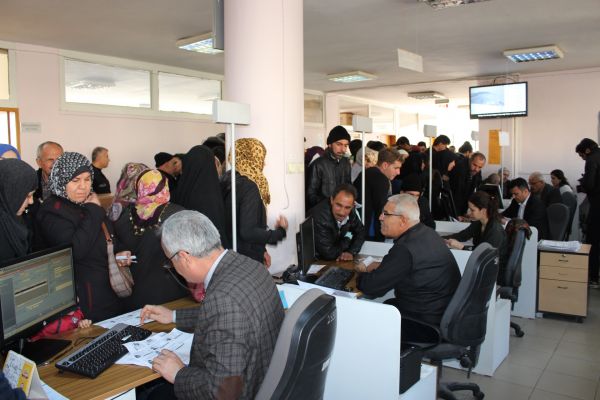 Nüfus müdürlüğünde Suriyeli vatandaş yoğunluğu