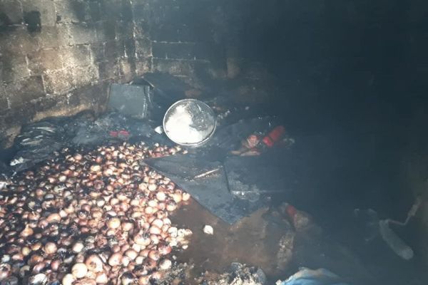 Odunlukta çıkan yangın korkuttu