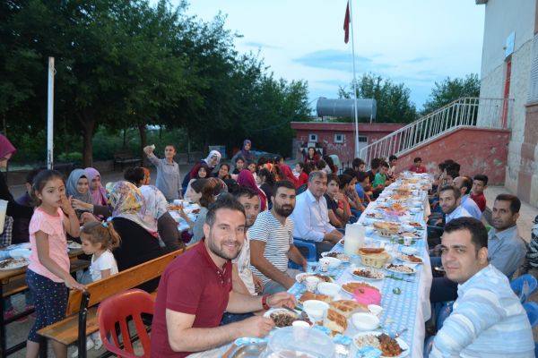 Öğrenciler iftar sofrasında bir araya geldi