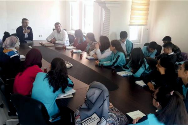 Öğrenciler ilçe Müftüsü Çevik ile bir araya geldi