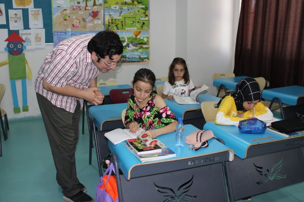 Öğrenciler İngilizce dil kampında