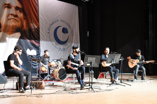 Öğrenciler yıl sonu moral konseri düzenledi