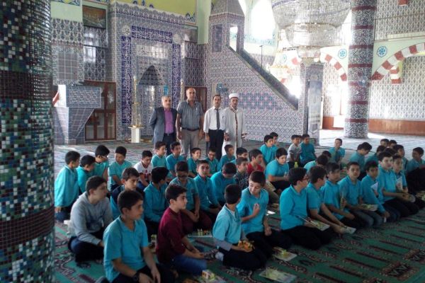 Öğrencilere Camilerin Önemi Anlatıldı