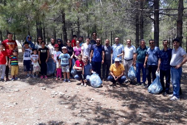 Öğretmenler doğa yürüyüşü ve piknik ile stres attı
