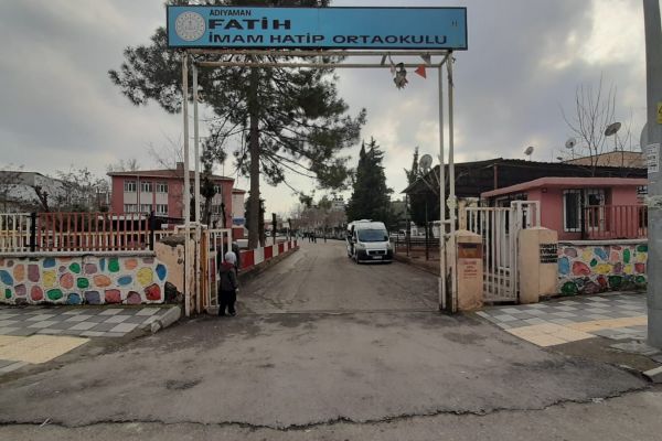 Okul öğrencileri içtikleri sütten zehirlendi