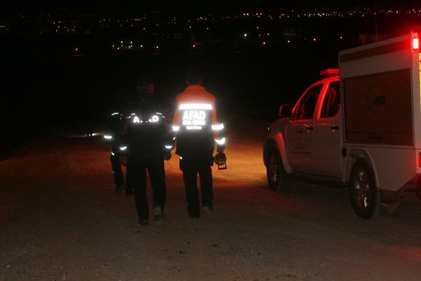 Ekipler, ormanlık alanda kaybolan çocuğu aradı