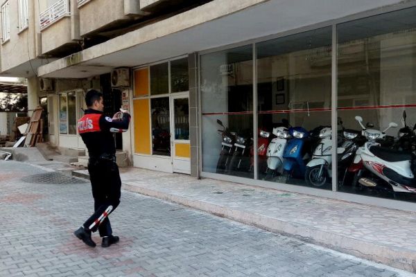 Ölümlü kavganın yaşandığı iş yerinin camları kırıldı