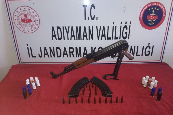 Operasyon yapılan evde kalaşnikof ele geçirildi