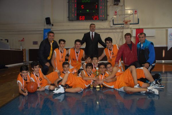 Ortaokullar Arası Basketbol Turnuvası Düzenlendi