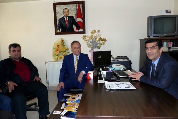 OSMAN ÖZET’DEN GÖLBAŞI TEŞKİLATININA ‘TEŞEKKÜR’ ZİYARETİ